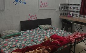 Geeta Guest House